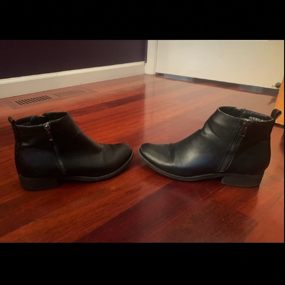 Black Double Sided Zipper Booties - Picture 3 of 5